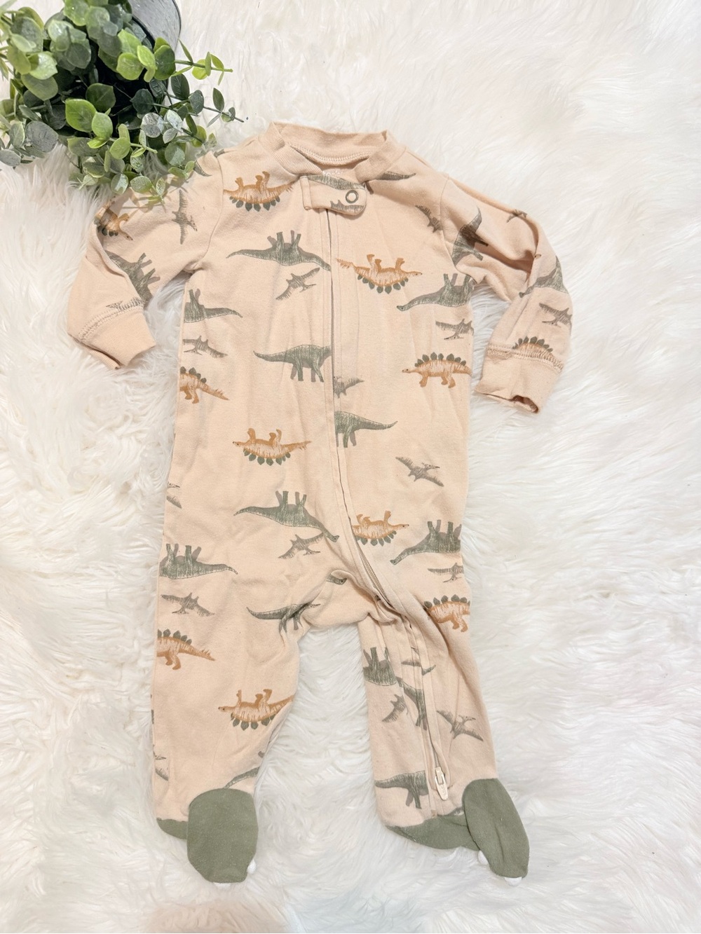 🌿10/$25 • Carters Beige Dinosaur Print Footed One-Piece Zip Sleeper